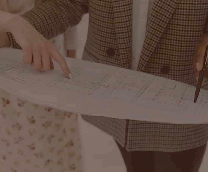 taşınmaz satış sözleşmesi; taşınmazın ayıplı teslim edilmesi; satış bedelinde indirim hakkı; tüketicinin tazminat hakkı; müteahhide karşı haklar;