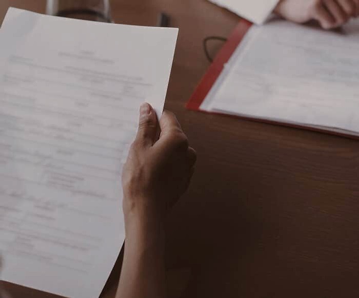 mirasçı borçlardan sorumlu mu; ölen kişinin borçlarından sorumluluk; mirası kabul edersem borçları ödemek zorunda mıyım;