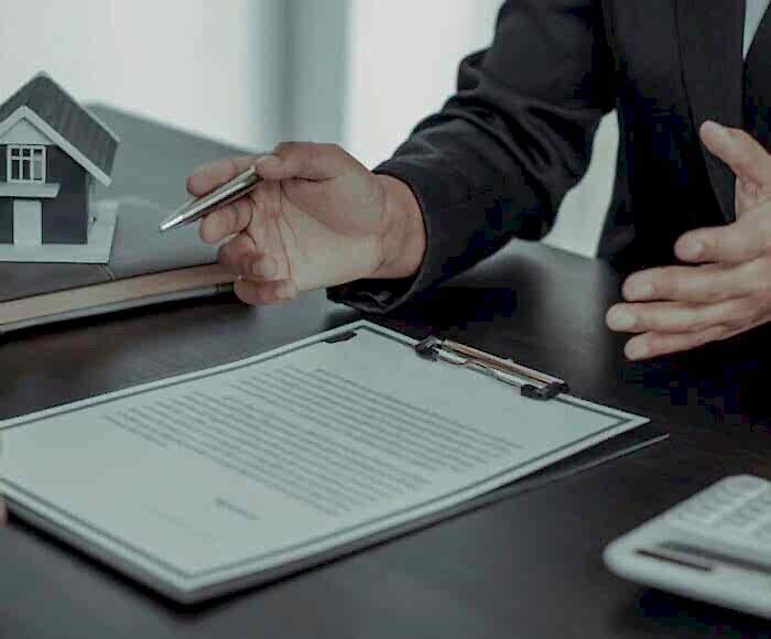 rehin sözleşmesi imzalayan avukat ve müvekkil